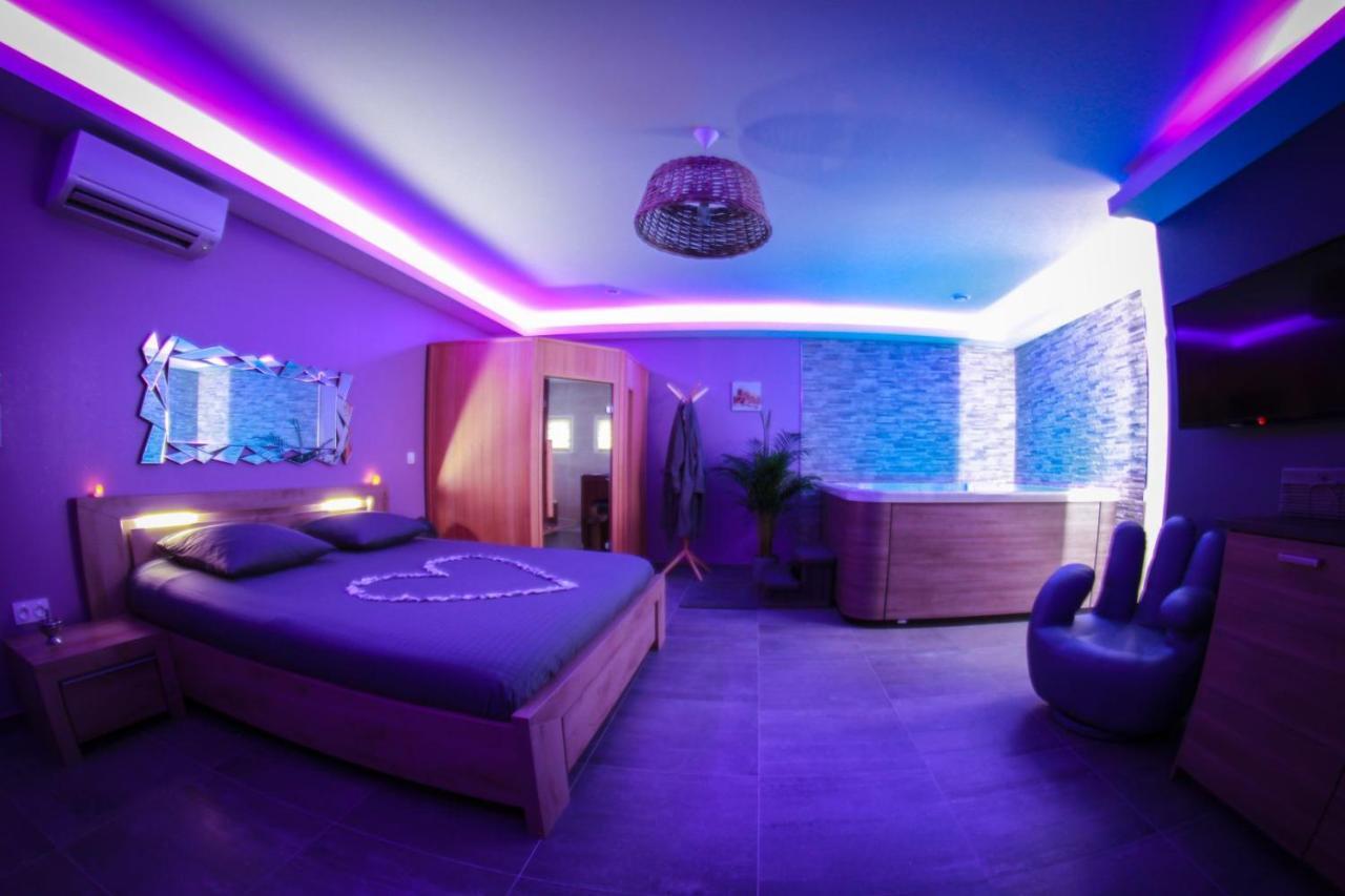 Nuit Vip Spa Sauna Privatif Le Rove Buitenkant foto